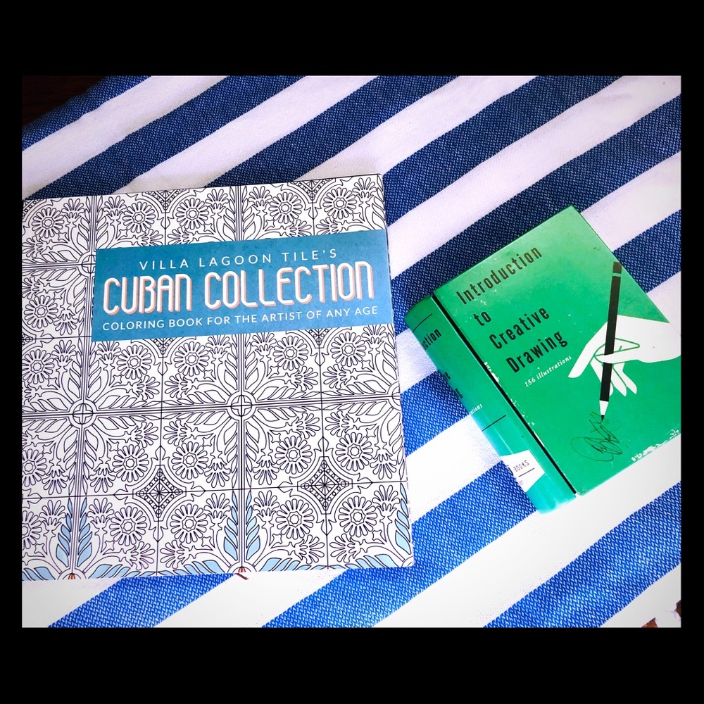 BNWT Coloring book & pencils set